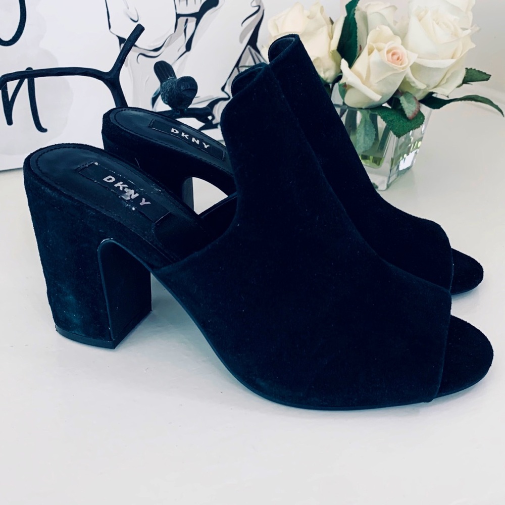 VINTAGE DKNY BLACK LEATHER OPEN TOE CHUNKY HEEL MULES